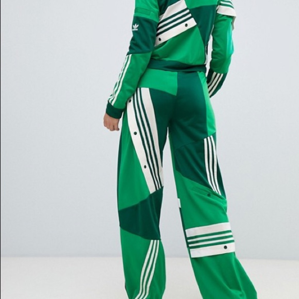 Walk this Way! Green light means go!